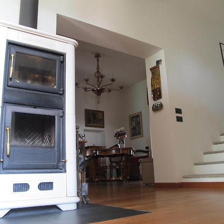 Villa Emilia Castronno Extérieur photo